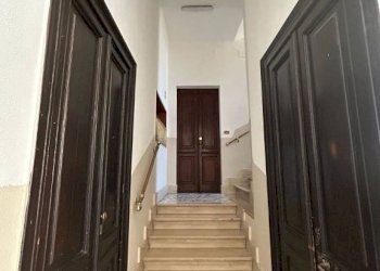 Interno palazzo - Two-room apartment via Osasco, 22, Torino (neighborhood San Paolo) - photo 4