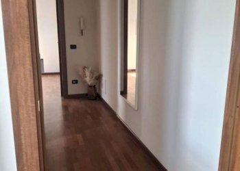 Corridoio - Four-room apartment strada Cantone Caneparo, 10, Biella - photo 43