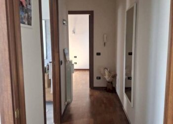 Corridoio - Four-room apartment strada Cantone Caneparo, 10, Biella - photo 49