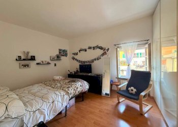 Camera da letto - Three-room apartment via Romana di Quarto, 113, Genova (neighborhood Quarto) - photo 9