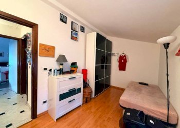 Camera da letto - Three-room apartment via Romana di Quarto, 113, Genova (neighborhood Quarto) - photo 10