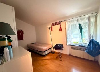 Camera da letto - Three-room apartment via Romana di Quarto, 113, Genova (neighborhood Quarto) - photo 12