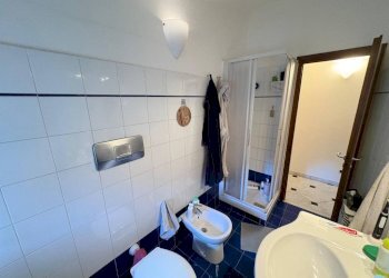 Bagno - Three-room apartment via Romana di Quarto, 113, Genova (neighborhood Quarto) - photo 14