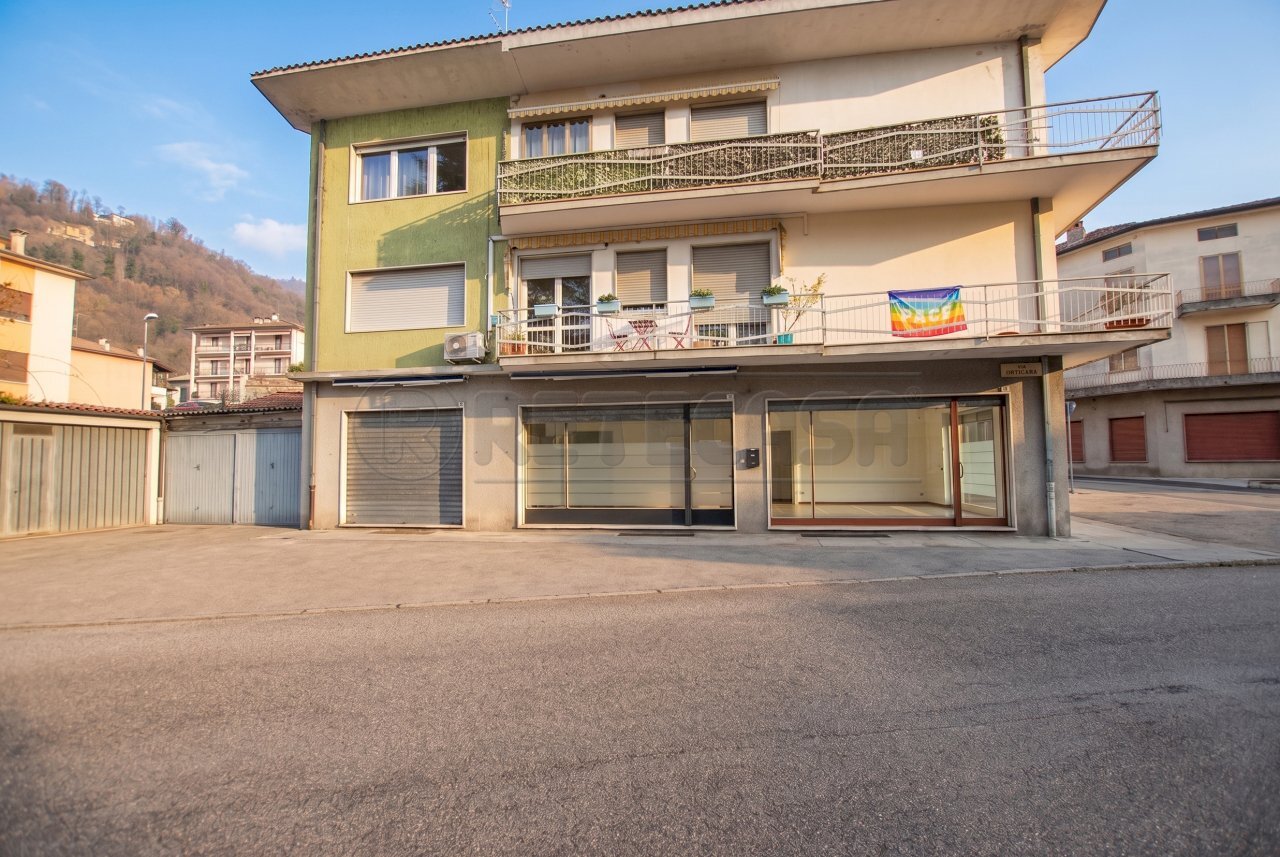 esterno - Commercial Premises Via Sabotino 1, Valdagno - photo 2
