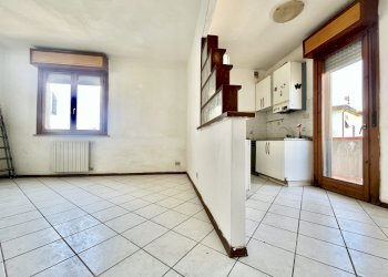 Zona living - Cucina - Four-room apartment Via Giuseppe Garibaldi 104A, Calcinaia - photo 7