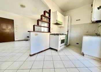 Cucina e zona living - Four-room apartment Via Giuseppe Garibaldi 104A, Calcinaia - photo 8