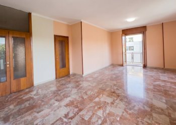 SALONE 3 - Four-room apartment Via XXV Aprile, Brescia - photo 7
