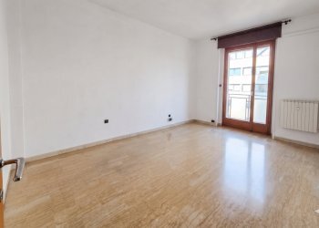 SECONDA CAMERA - Four-room apartment Via XXV Aprile, Brescia - photo 14