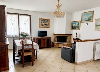 SALA - Trilocale frazione Ponzano Magra, Santo Stefano di Magra - foto 1