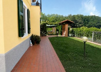 GIARDINO - Trilocale frazione Ponzano Magra, Santo Stefano di Magra - foto 10