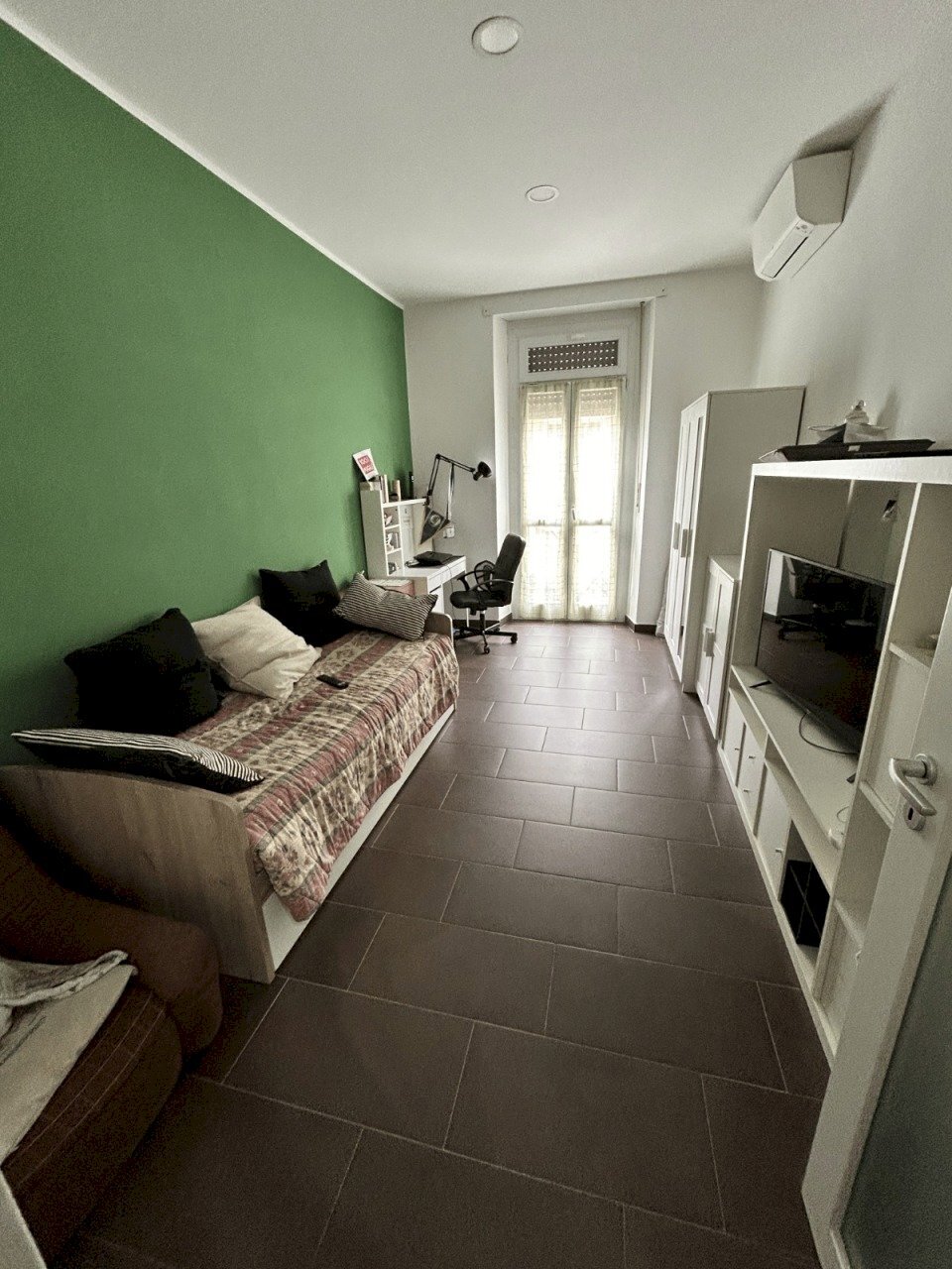 SOGGIORNO /CAMERA - Trilocale Via Domodossola 64, Torino (zona Parella) - foto 1