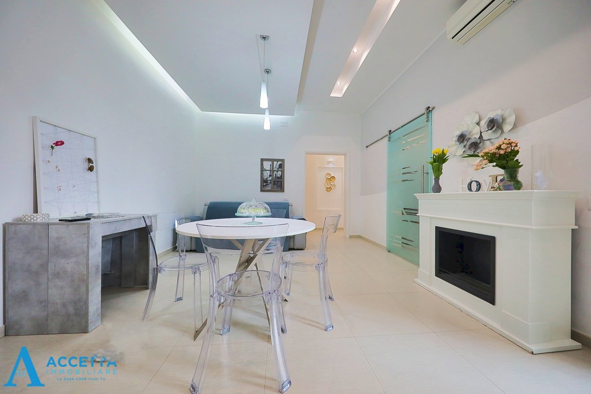 living - Bilocale Via Diego Peluso 89, Taranto - foto 1