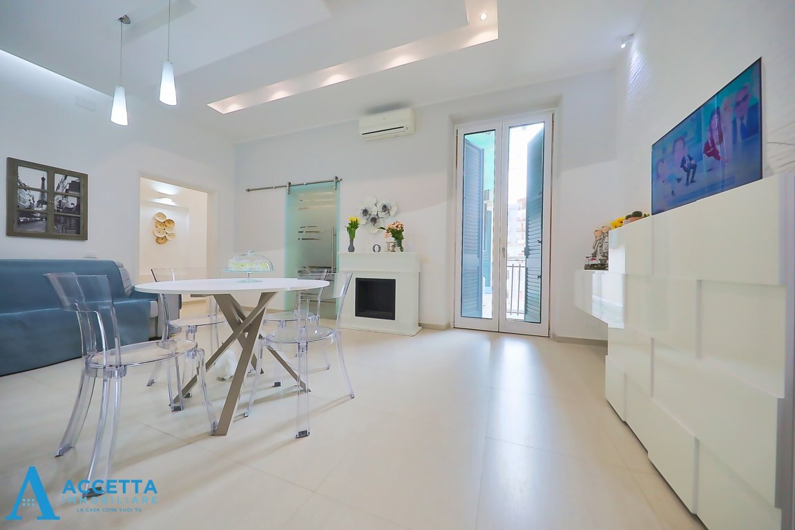 Living - Bilocale Via Diego Peluso 89, Taranto - foto 2
