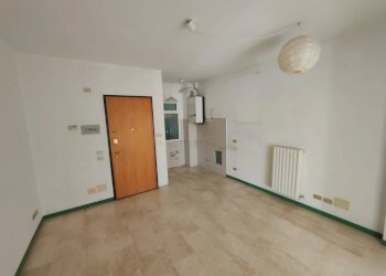 Soggiorno con cottura - Three-room apartment Via Vittorio Veneto, Chiavari - photo 4