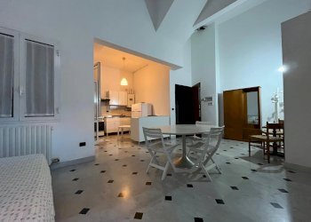 Soggiorno con cottura - Three-room apartment Via Costaguta, Chiavari - photo 8