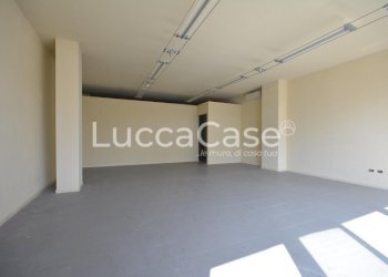Locale Commerciale Lucca (zona San Marco) - foto 1