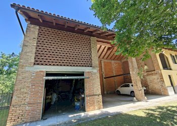 Tettoia - Semi-detached house Località Val Maggiora, 39, Asti - photo 5