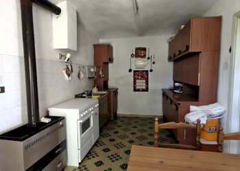 Cucina - Semi-detached house Località Val Maggiora, 39, Asti - photo 17