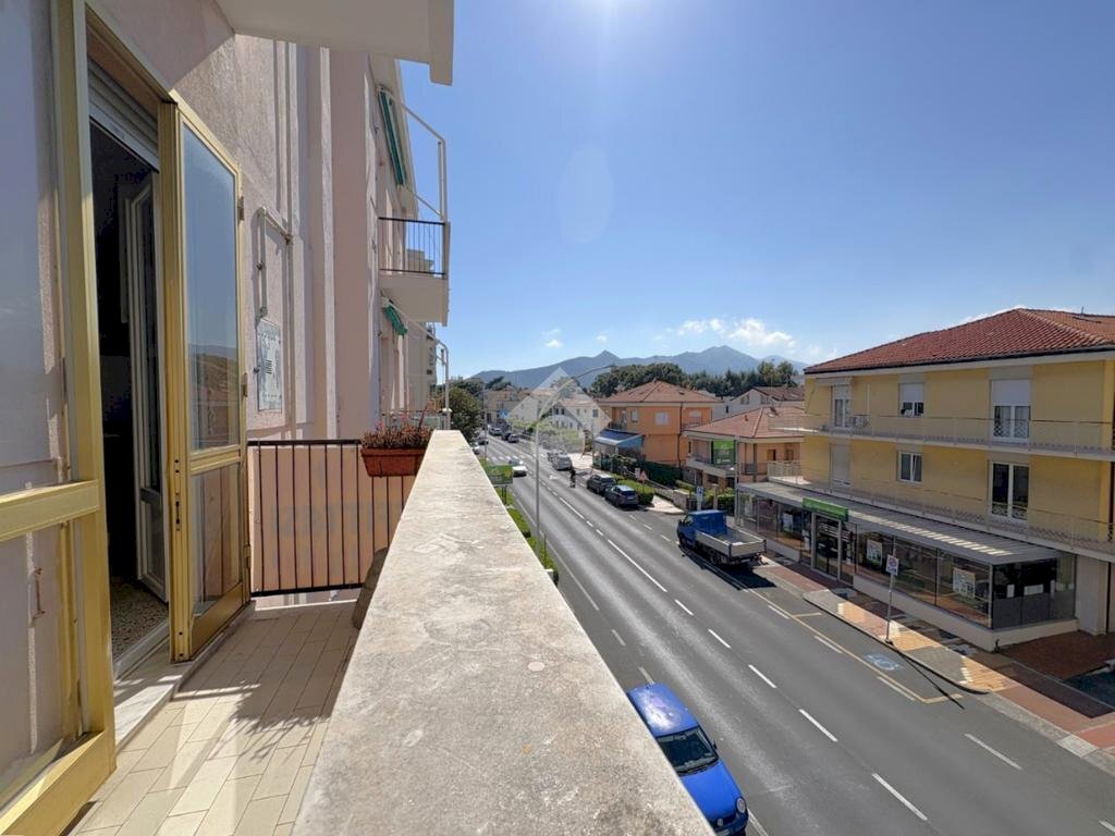 Four-room apartment Via Aurelia, Loano - photo 1