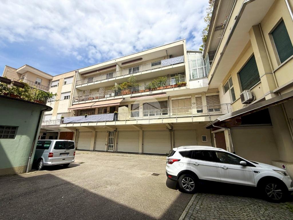 Three-room apartment Via S. Giovanni Bosco, Ivrea - photo 1