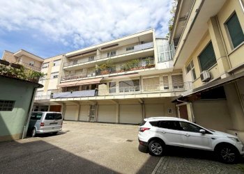 Three-room apartment Via S. Giovanni Bosco, Ivrea - photo 1