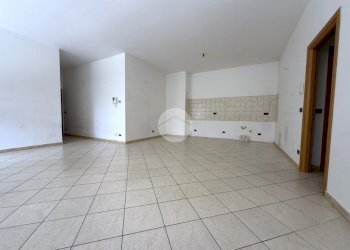 Three-room apartment Via S. Giovanni Bosco, Ivrea - photo 3