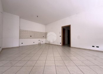 Three-room apartment Via S. Giovanni Bosco, Ivrea - photo 4