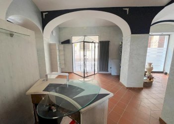 Negozio Via del Pino, Pinerolo - foto 5