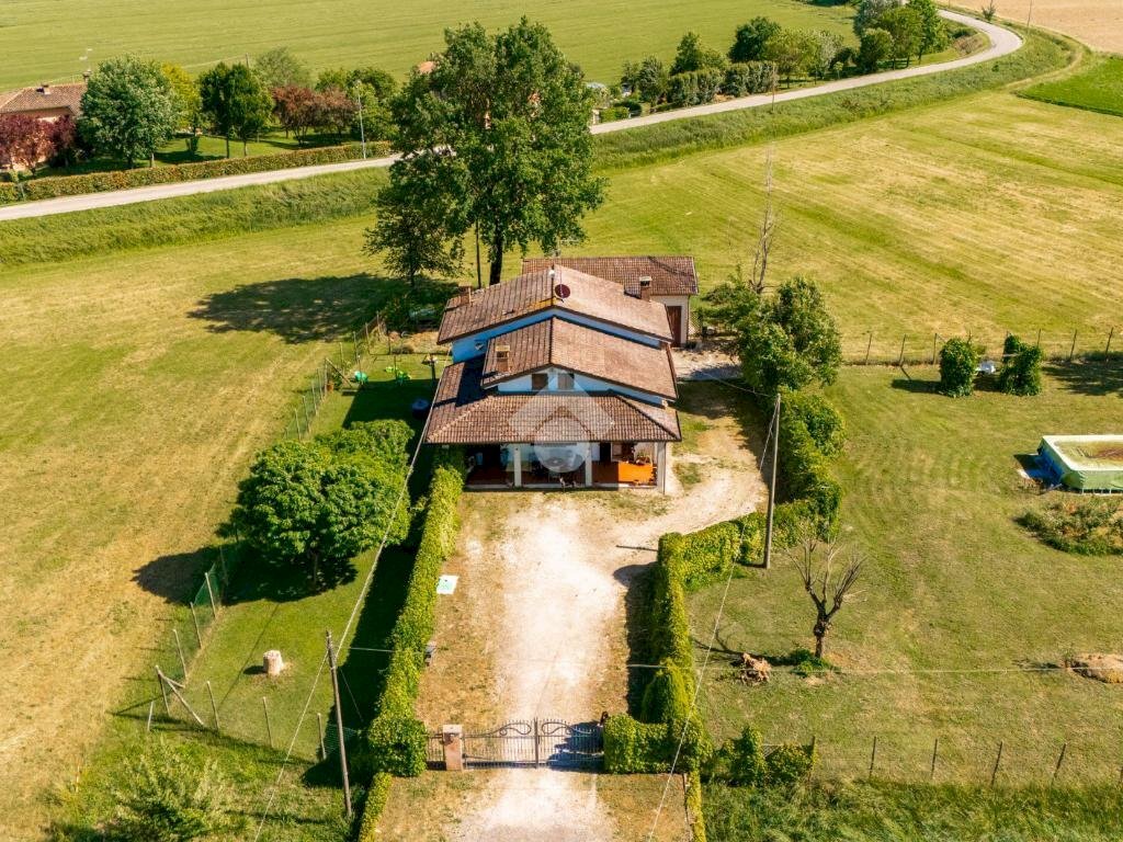 Casa indipendente Via Per San Rocco, Cadelbosco di Sopra - foto 2