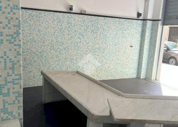 Negozio via vezzani, Genova (zona Rivarolo) - foto 4