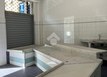 Negozio via vezzani, Genova (zona Rivarolo) - foto 6