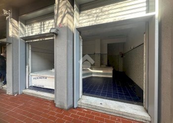 Negozio via vezzani, Genova (zona Rivarolo) - foto 11