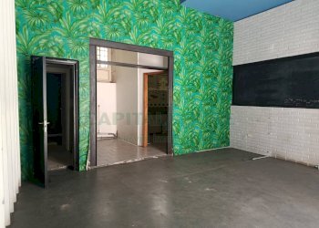 Foto 1 - Commercial Premises VIA POLLIO, Caserta - photo 1