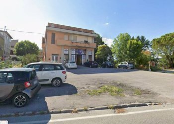 Foto 1 - Commercial Premises VIA DELLE FORNACI, Fabriano - photo 1