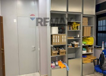 postazioni lavaggio e attesa - Attività Commerciale Via Madonna
98, Rho - foto 10