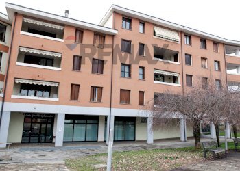 Edificio all\'aperto - Locale Commerciale piazza Falcone e Borsellino
13, Concorezzo - foto 58