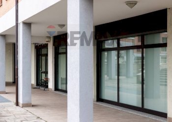 Edificio all\'aperto - Locale Commerciale piazza Falcone e Borsellino
13, Concorezzo - foto 59