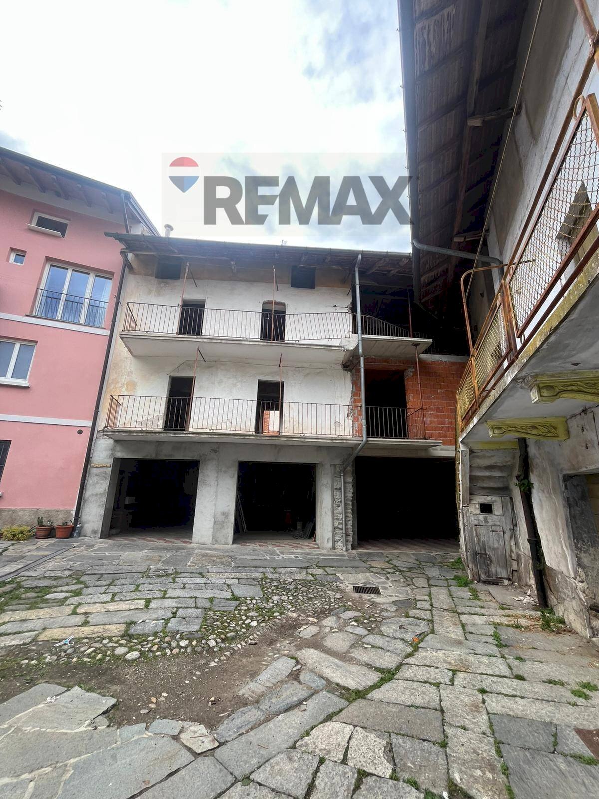 Edificio all\'aperto - Rustic via Uberto De Masanzana
 
14, Mesenzana - photo 1
