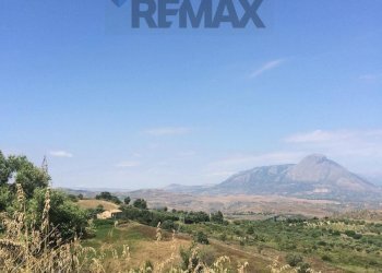 Vista delle montagne - Terreno agricolo contrada basalaci
 
SNC, Collesano - foto 1