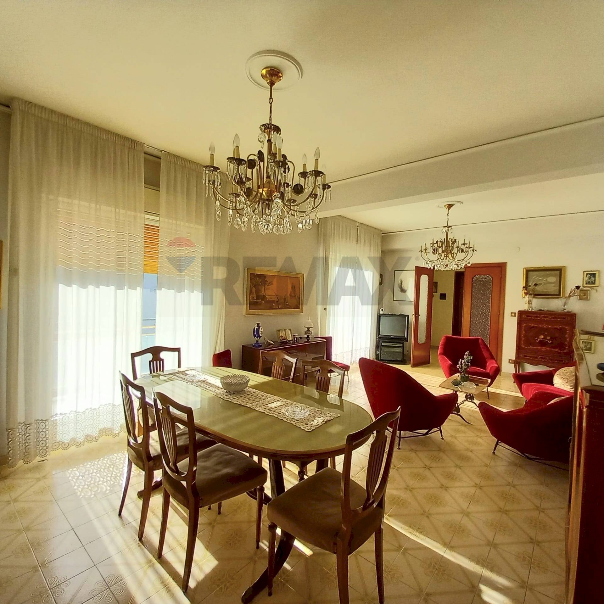 Sala da pranzo - Appartamento Via San Lorenzo
 
273L, Palermo - foto 1