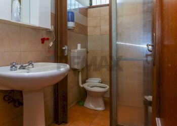 Bagno - Locale Commerciale Via Pulei
 
33, Mascalucia - foto 21