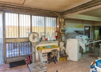 Camera / camera da letto - Locale Commerciale Via Pulei
 
33, Mascalucia - foto 26