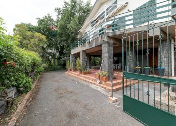 Edificio all\'aperto - Casa semi indipendente Via Cristaudo
 
33, Aci Sant'Antonio - foto 1