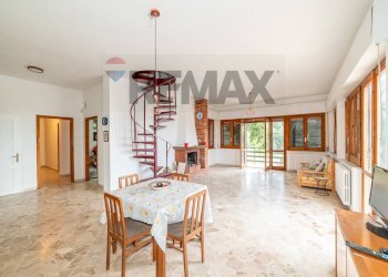 Sala da pranzo - Casa semi indipendente Via Cristaudo
 
33, Aci Sant'Antonio - foto 38