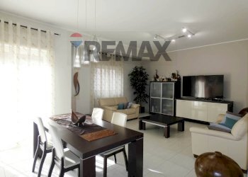 Salone 36 mq - Three-room apartment Vico Lo Giudice
 
4, Mascalucia - photo 6