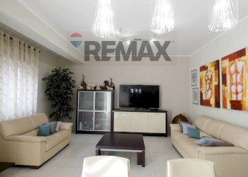 Salone 36 mq - Three-room apartment Vico Lo Giudice
 
4, Mascalucia - photo 7
