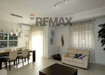 Salone 36 mq - Three-room apartment Vico Lo Giudice
 
4, Mascalucia - photo 8