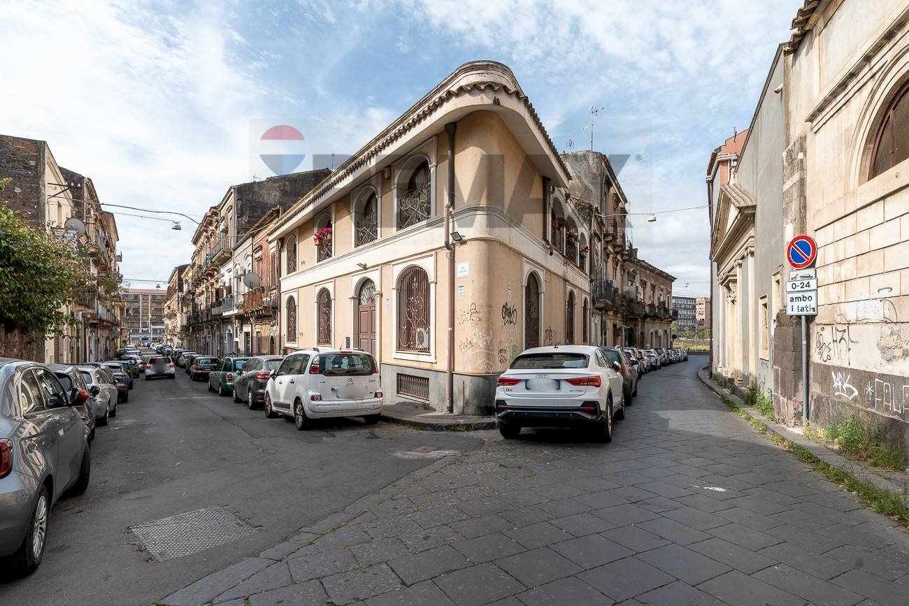 Edificio all\'aperto - Bilocale Via Celeste
 
131, Catania - foto 1