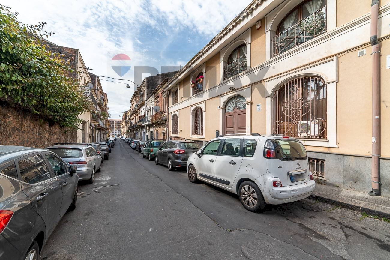 Edificio all\'aperto - Bilocale Via Celeste
131, Catania - foto 2