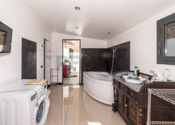 Bagno - Apartment Via Benanti
 
6, Catania - photo 16